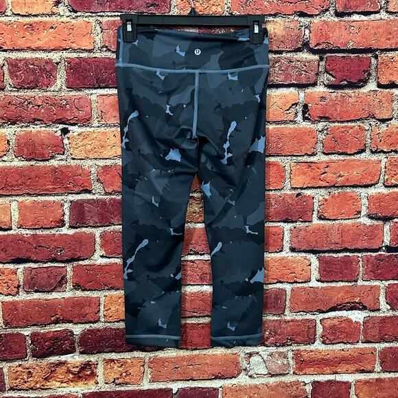 lululemon leggings size 4 - Picture 4 of 10